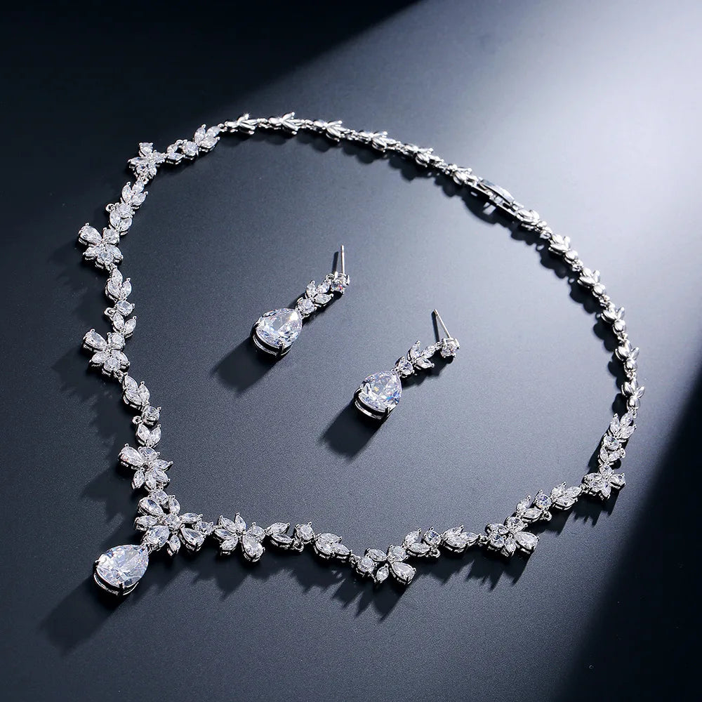 Romantic Exquisite Fashion Set Necklace Earrings Dinner Wedding Dress AAA Diamond Set