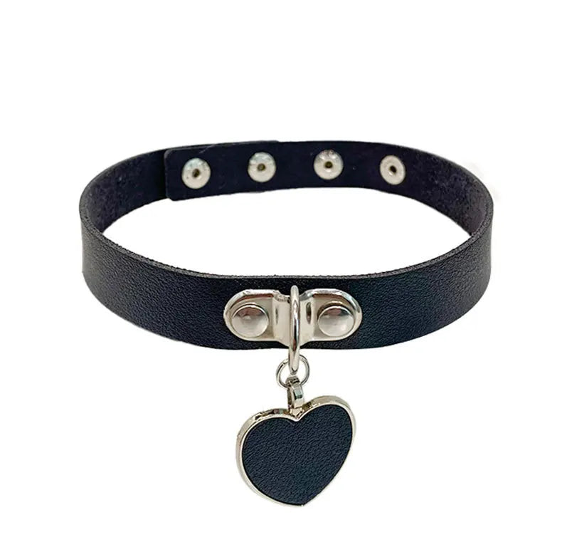 Harajuku Style Black Punk Choker Collar Necklace Ins Love Heart Leather Retro Neckband Clavicle Necklace Female Gothic Jewelry