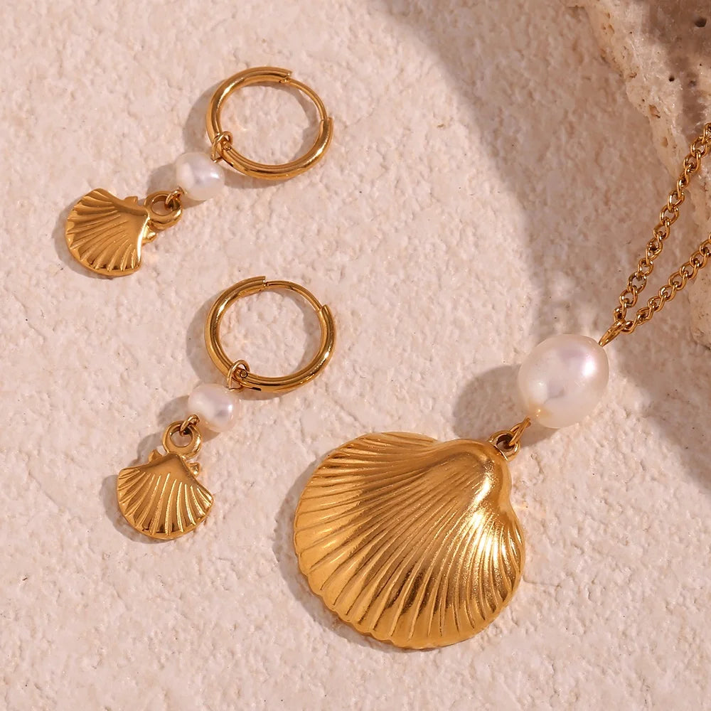 Dreamshow Fresh Water Pearl Engraved Shell Necklace and Earrings Set 18k Gold Plated Stainless Steel Jewelry Set
