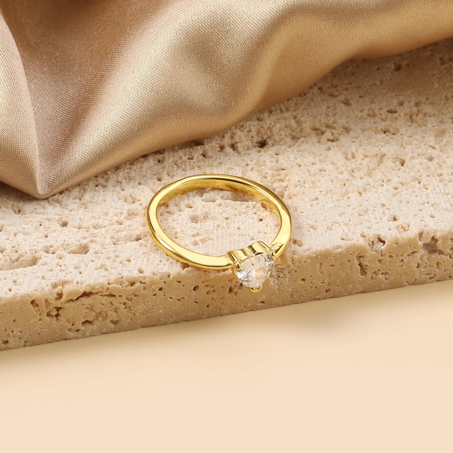 Custom Wholesale Engagement Wedding Rings Women Fashion 18K Gold Plated Heart Ring Stainless Steel Heart Cut Cubic Zirconia Ring