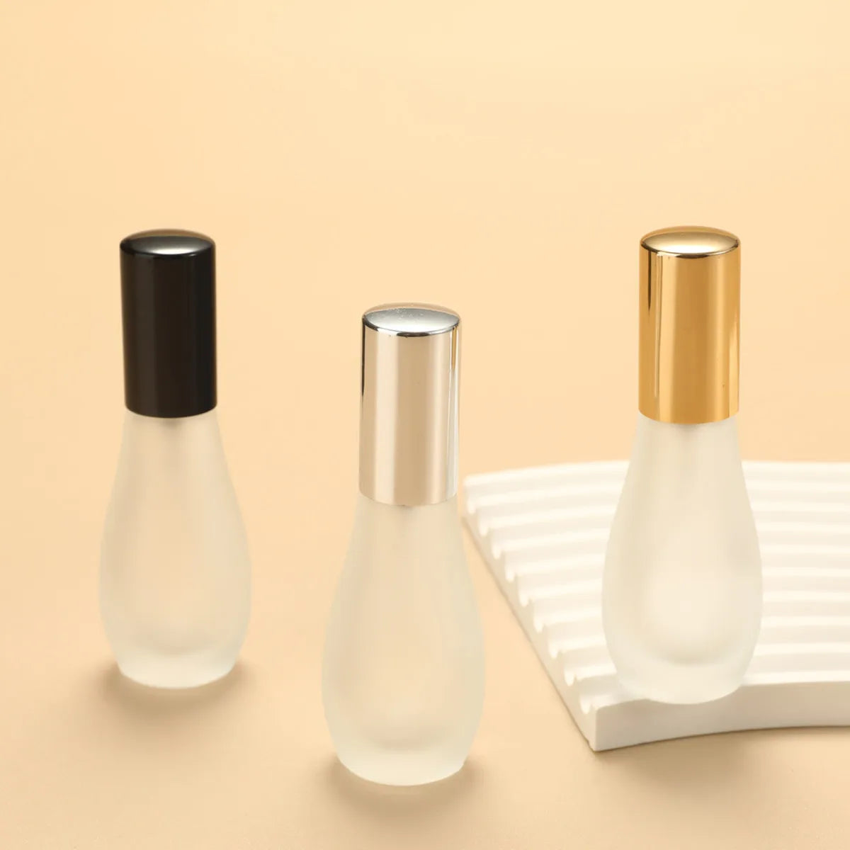 MUB Refillable Empty Frosted 12ml Bowling Shape Glass Bottle With Alumminum Spray Cap