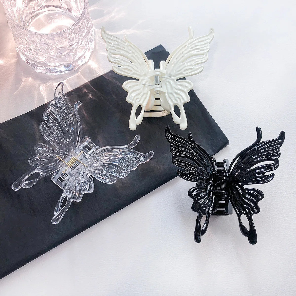 Women  Hair Claw Clips Hollow Butterfly Hairpin Hair Clip Acrylic Bath Barrettes for Girls Hair Accessories