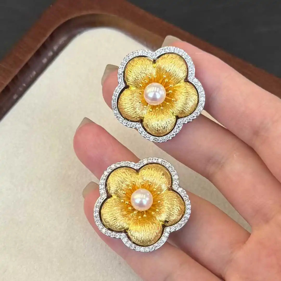 Plum Blossom Three lane Brushed High-quality Brooch Paired with 7-8mm Natural Freshwater Pearl Inlaid Brooch for Women