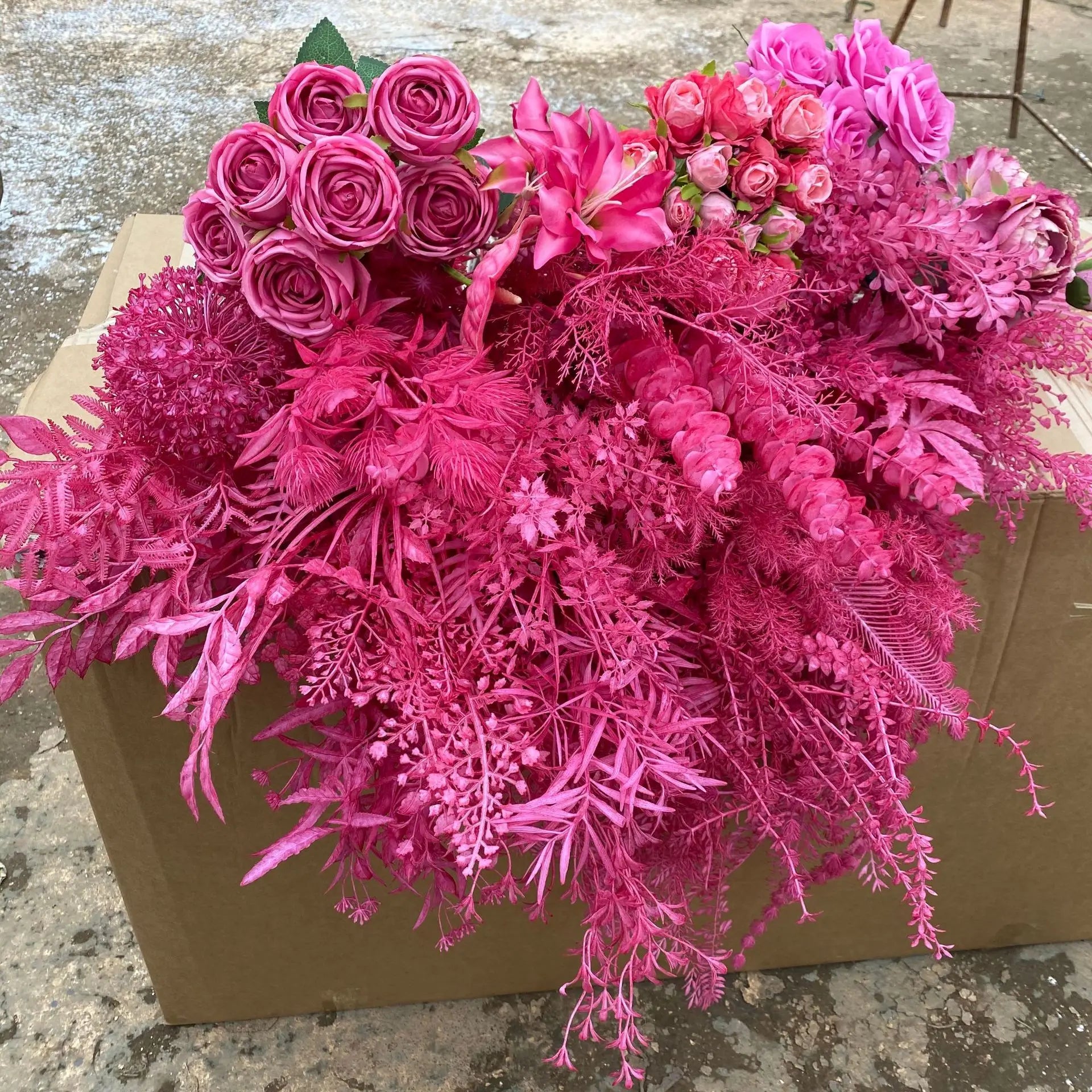 C-APF017  Hot Sale Wholesale Christmas Flowers Artificial Plastic Leaf Flowers Leaves Stem Branch for Wedding Home Decoration