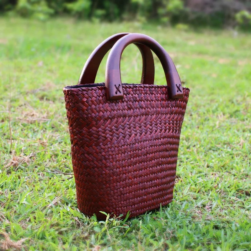 New Arrival Straw Bag Handbag Retro Travel Beach Handmade Women Bag Natural Grass Straw Basket Bag With Wood Handle