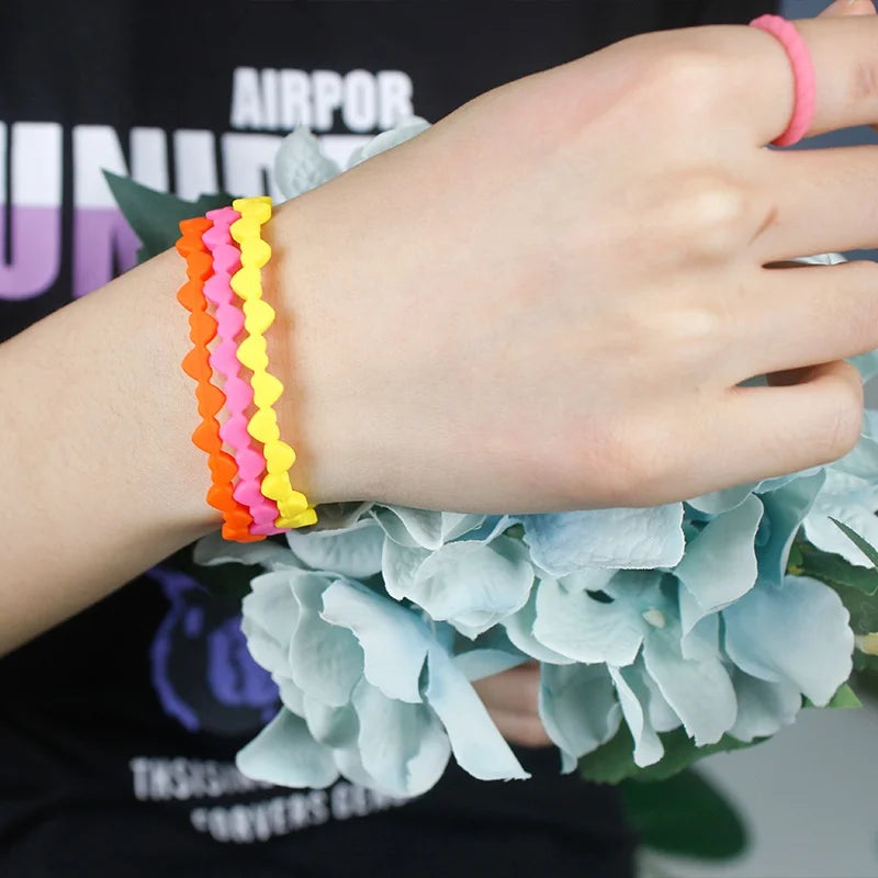 Mini Design Kids Charm Bracelets Bangle Custom Silicone Love-Shaped Bracelet