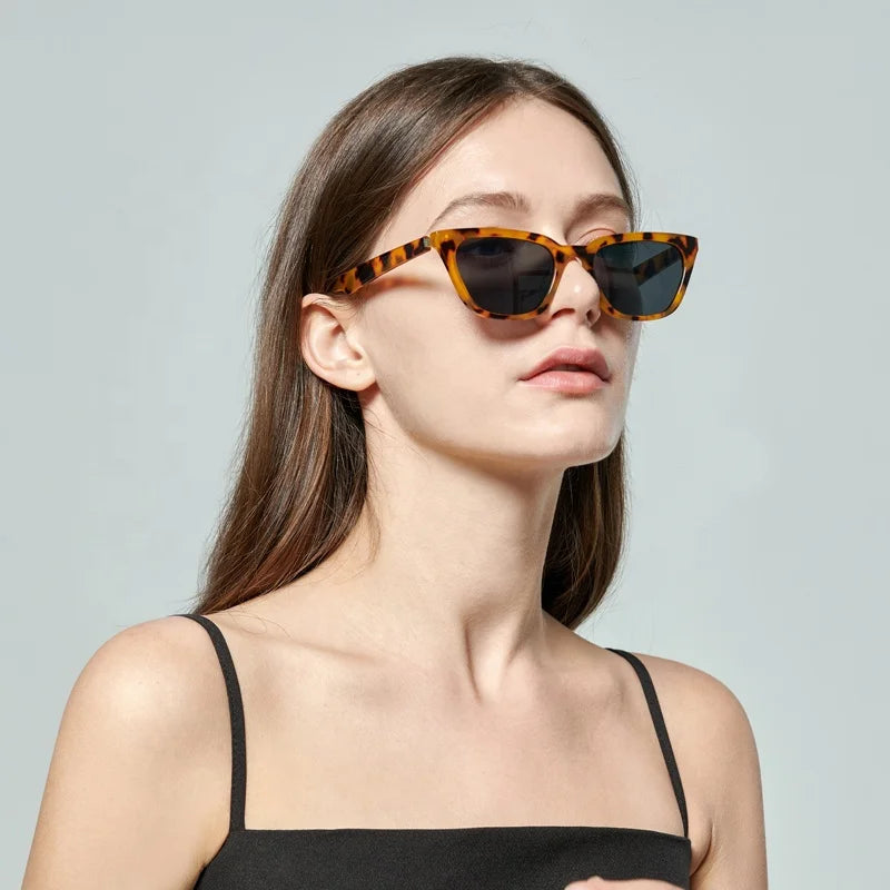 New Retro Designer Sunglasses with Small Rectangle Frame Gray PC Material for Women and Men