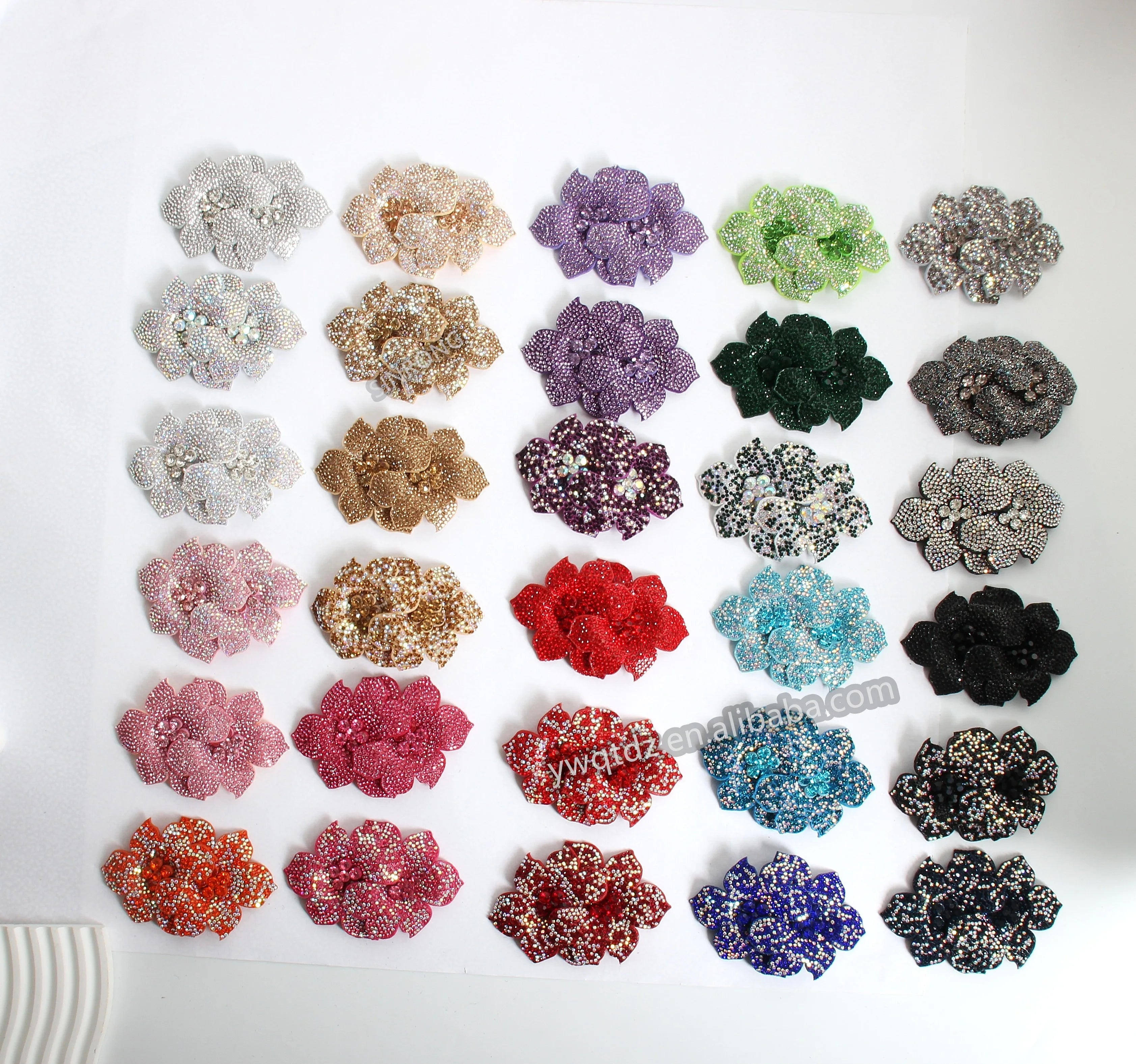 SINONG Elegant Flat Back Sewing Technology Removable Crystal Water Diamond Rhinestones Stretch Features for Clothing Decorations