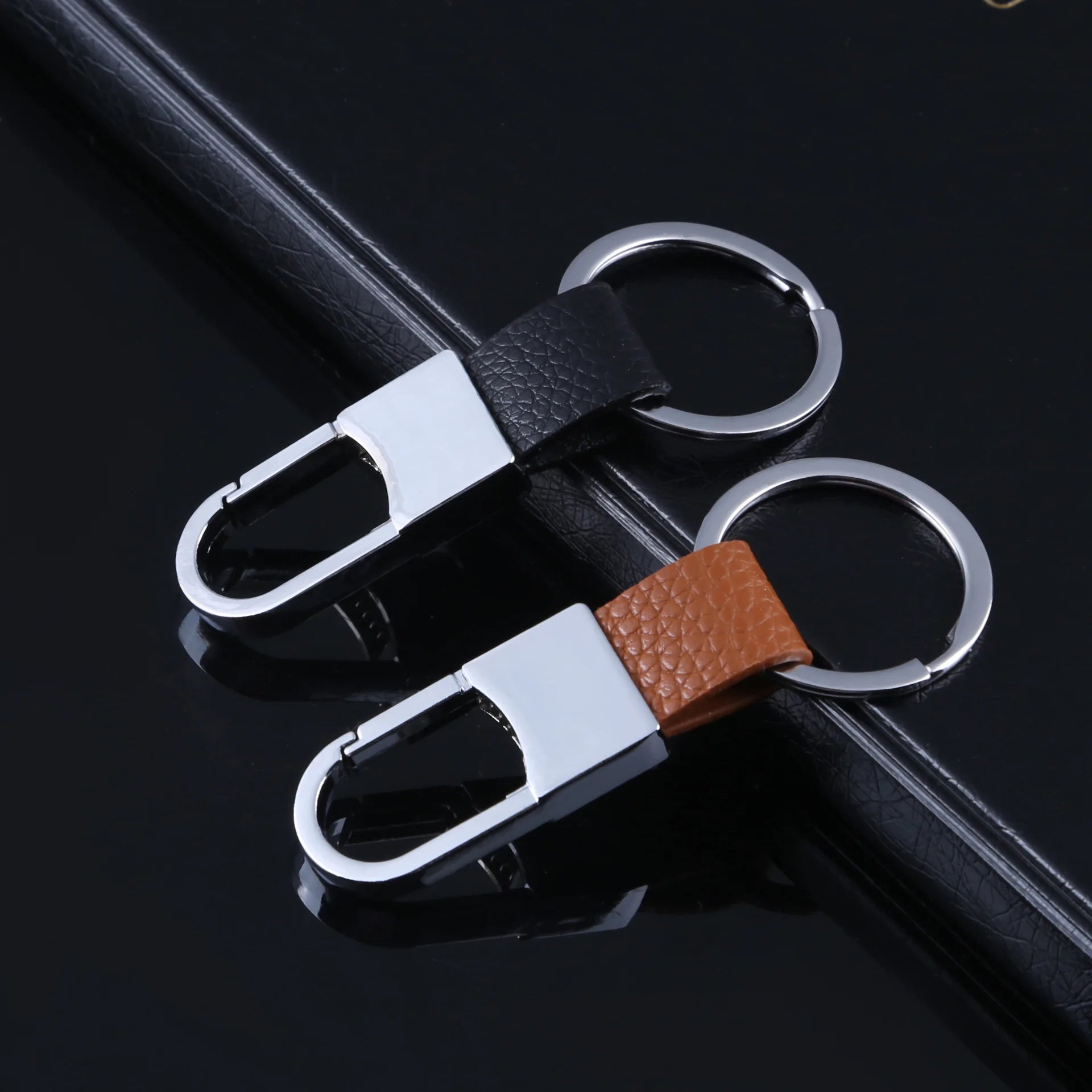 Car Key Tag Leather Chain Round Key Ring Keyring Pu Leather Keychains and Craft Custom Logo Metal Iron FREE PIN&PIN Factory Art