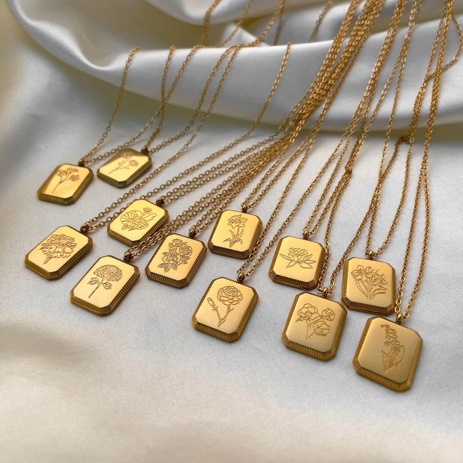 Birth Moon Flower Zircon Necklace Women Couple Warranty Gift Rectangular Carved 18K Gold Plated Stainless Steel Pendant