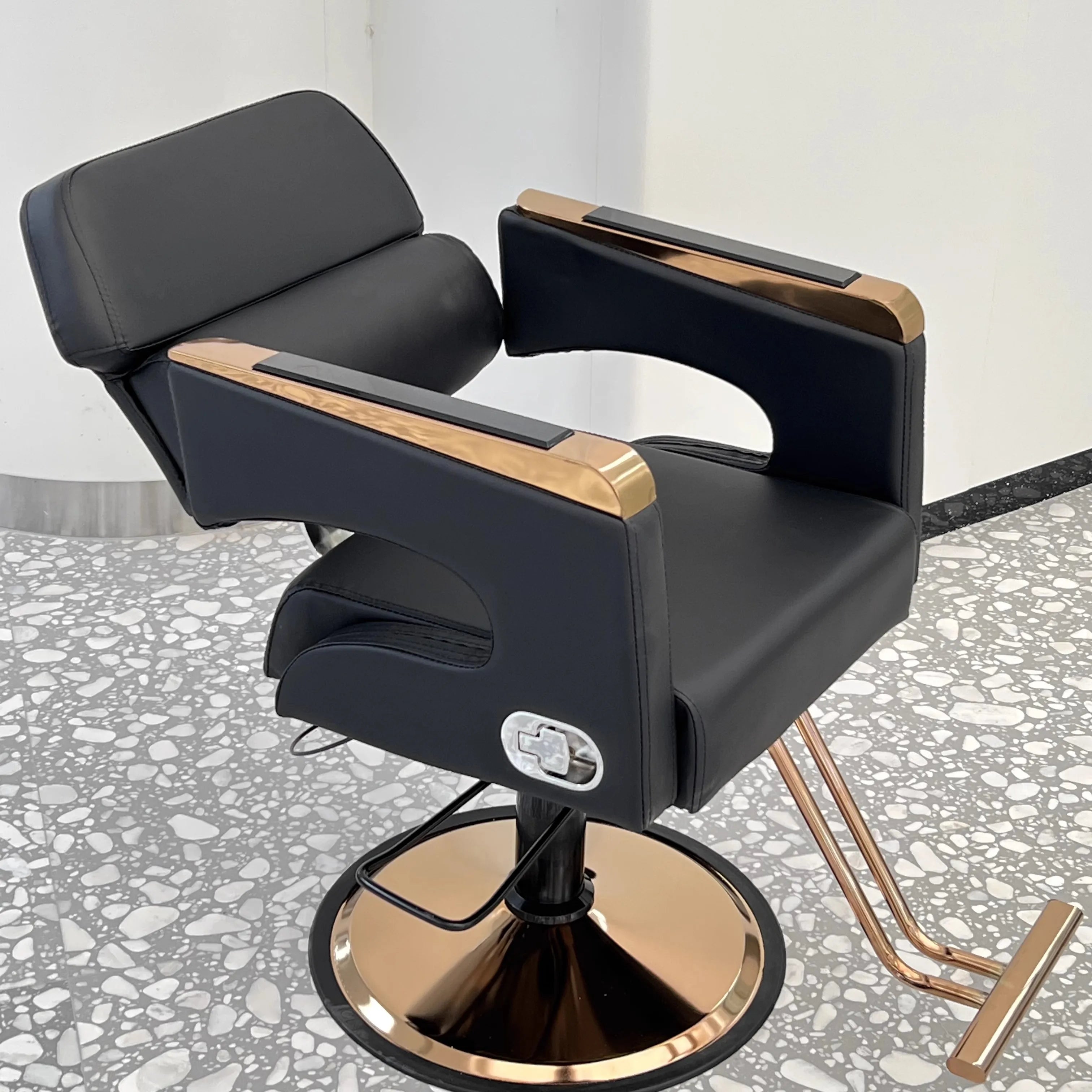Cheap Beauty Manicure Hydraulic Salon Chair  Comfortable Hair Salon Barber Chair Colors Can Be Customized for Sale