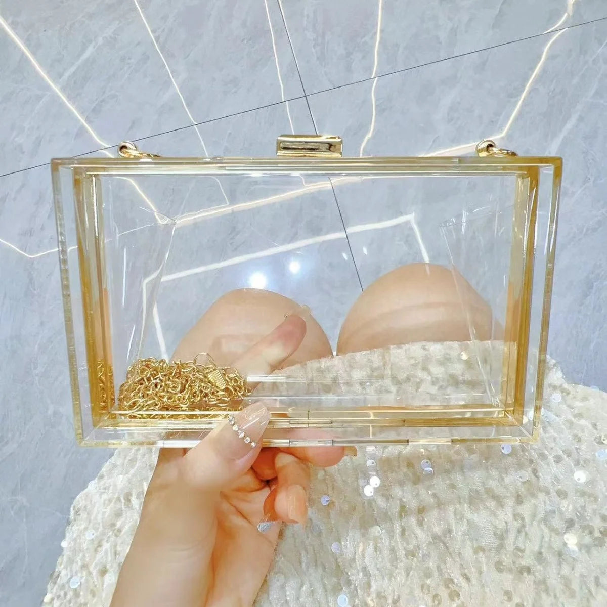 2025 Trendy Clear Purse for Women Acrylic White Clutch Bag Ladies Square Purse Pearl Chain Cross Shoulder Party Transparent Bags