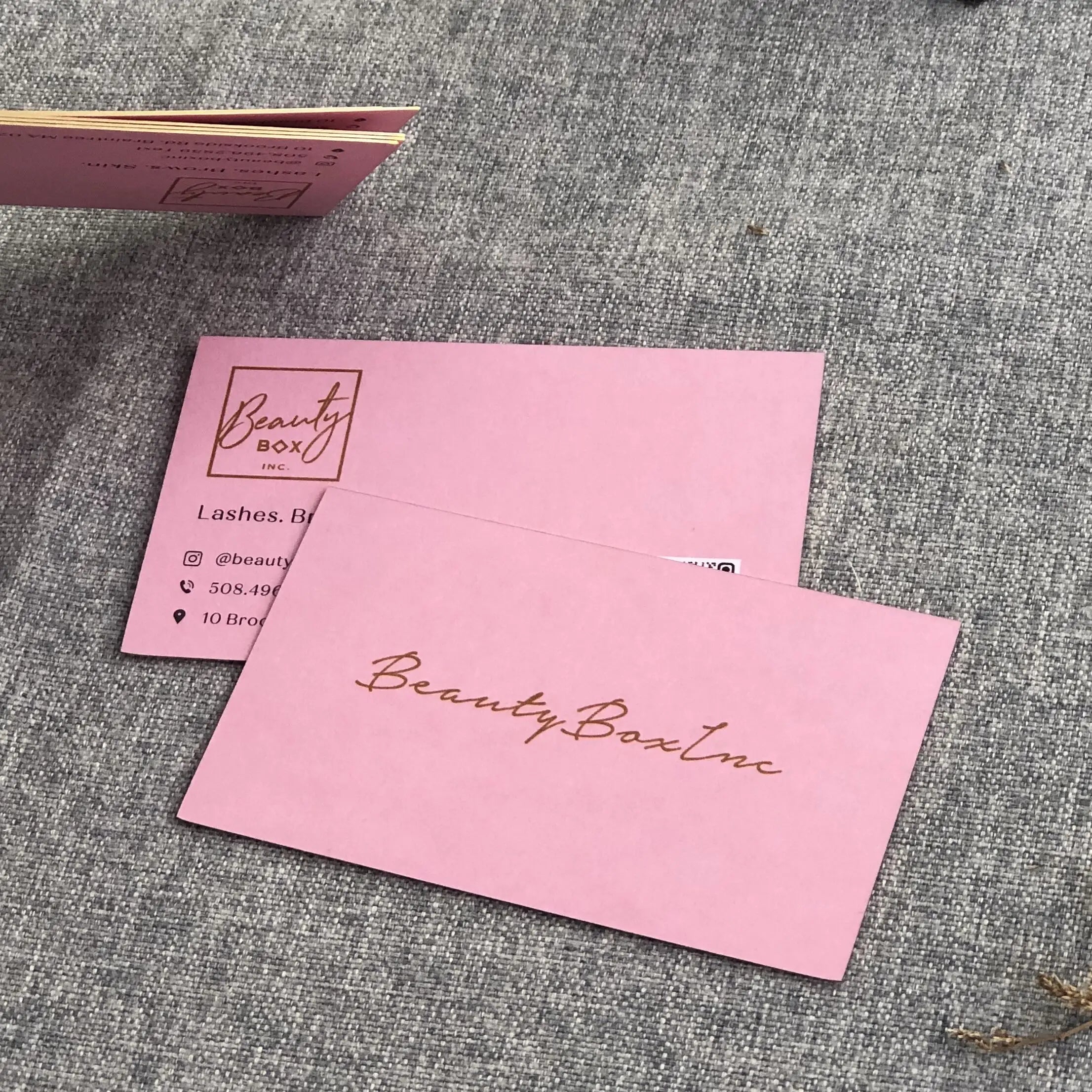 Soft Card Printing Hot Foil Design Business Cards Embossed Gold Foil Gift Vouchers Card Printing Logo Business Name Card