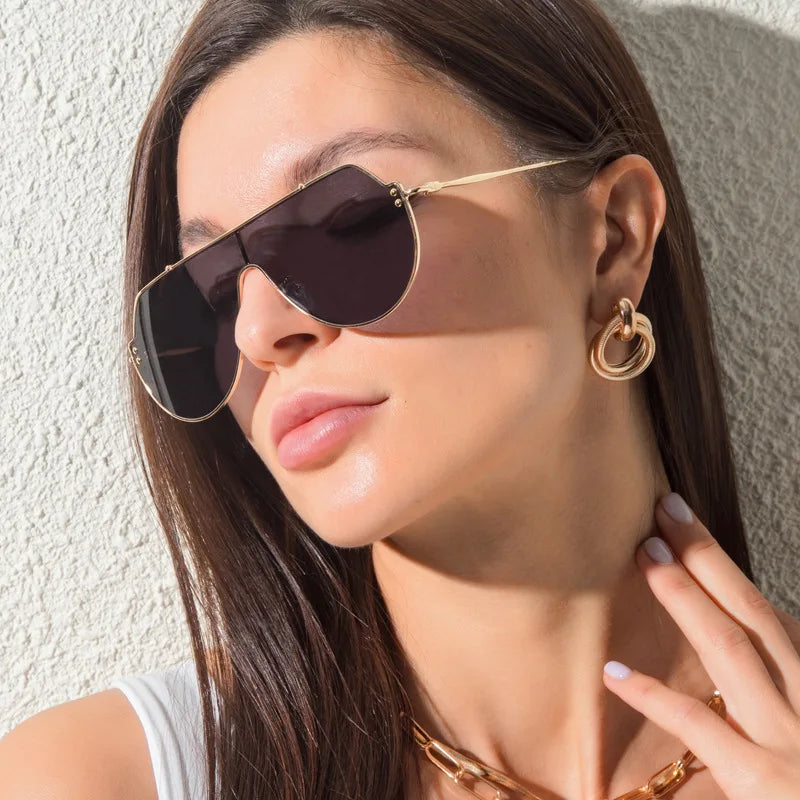 New Wholesale One-piece Oval Frame Sunglasses Custom Fashion Trendy Outdoor Sunglasses for Unisex 2024