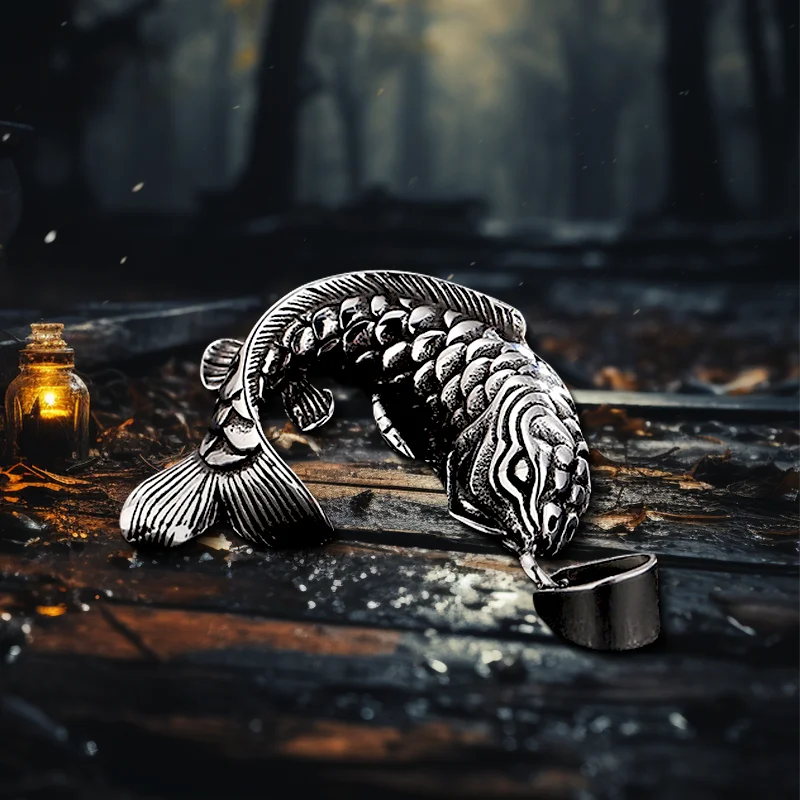New Minimalist Design Stainless Steel Hiphop Pendant Silver Plated Retro Domineering Goldfish Necklace for Men's Gift-Giving