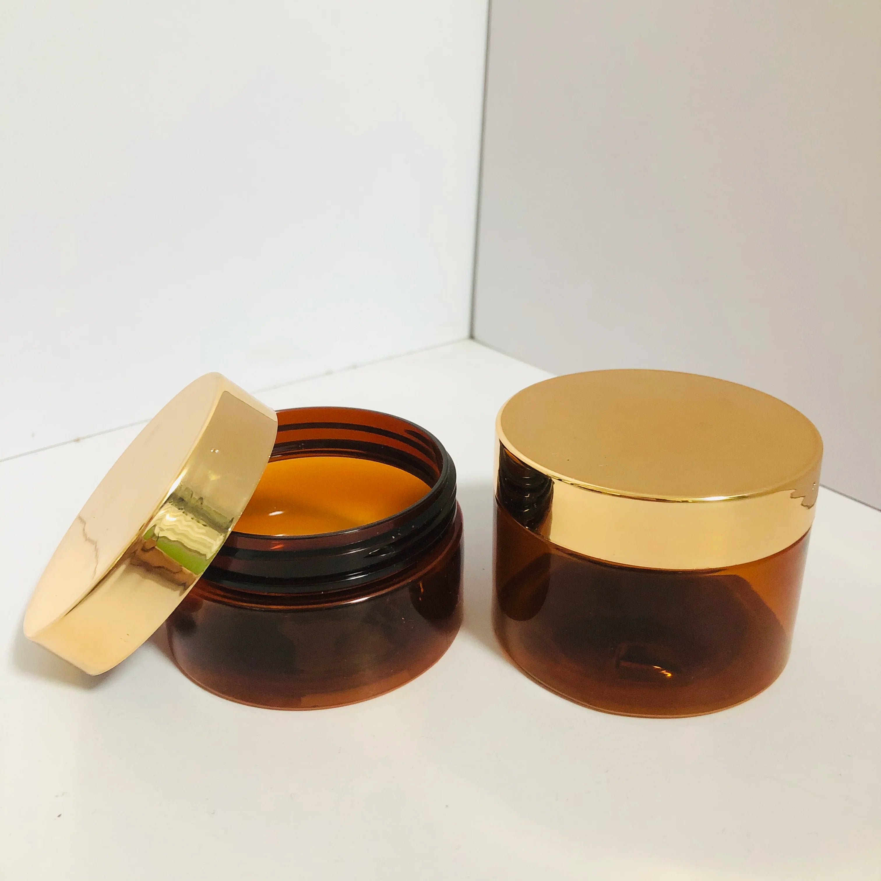8oz 250ML Amber Jars Round  PET Cream Jars With Shiny  Gold Lids  Body Bath Salts Cosmetics Plastic Containers