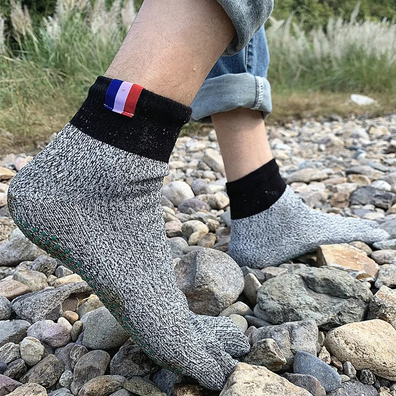 Wholesale Outdoor Performance Barefoot Socks Men Five Toe Anti Slip Cut Resistant Socks