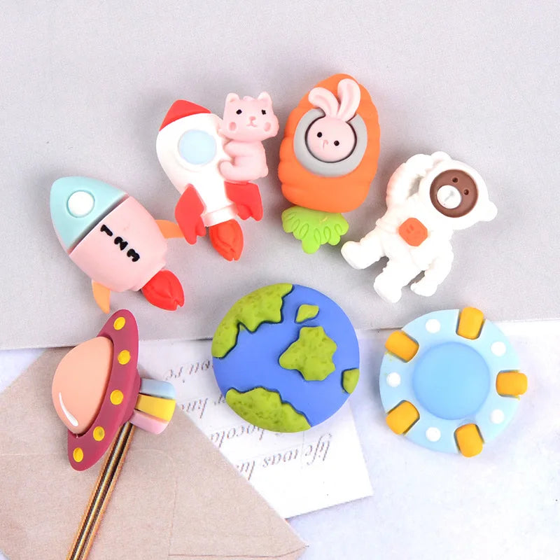 Yiwu Wintop Hot Sale Small Aerospace Series Earth Flying Saucer Rocket Design Flatback Resin Cabochons