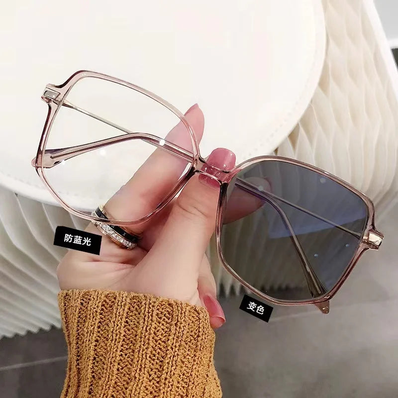 2023 Oversized Metal Frame Color-Changing Anti Blue Light Glasses Diamond Face Shape Match Wholesale