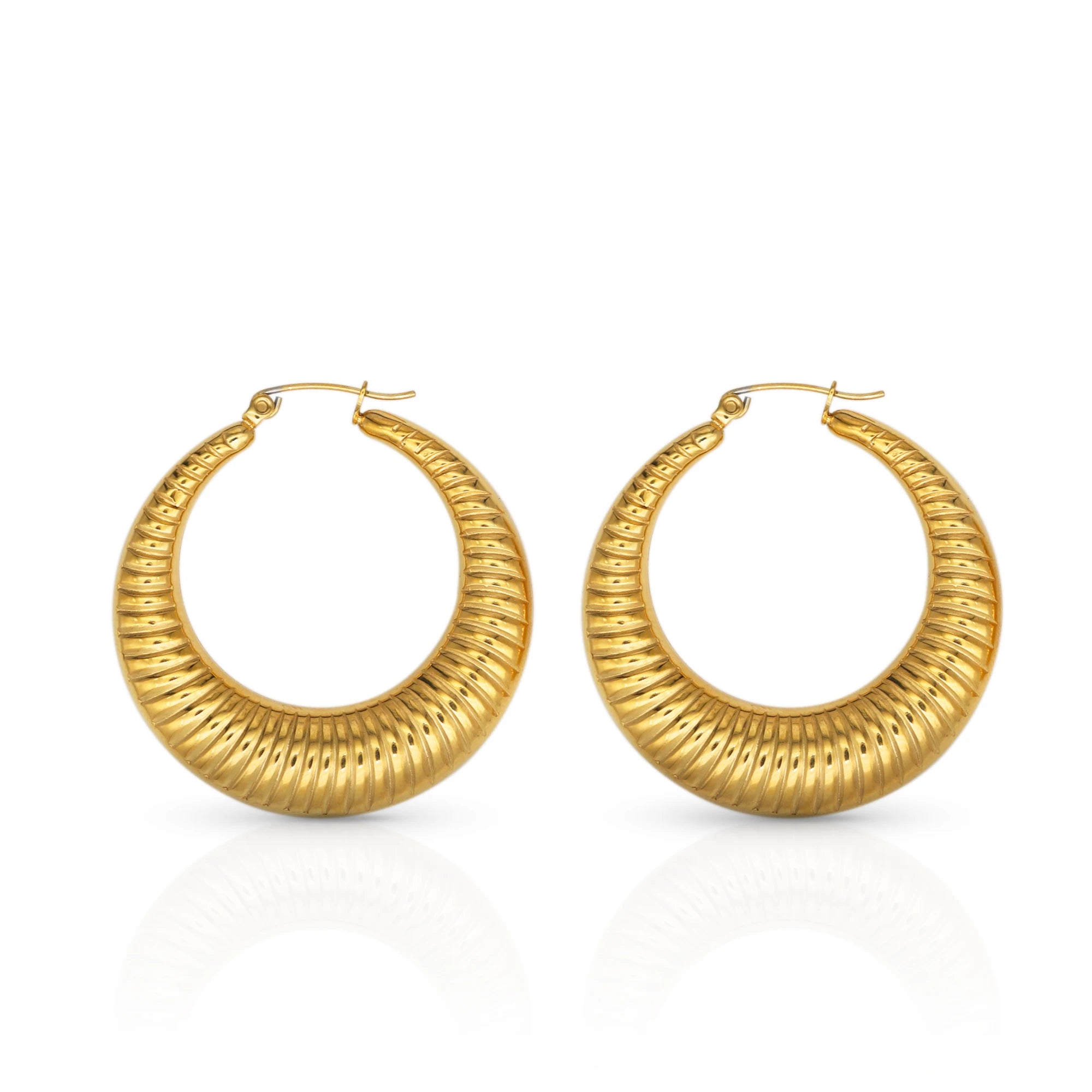 Chris April in Stock 316L Stainless Steel Pvd Gold Plated Non-tarnish Croissant Open Weave Twisted Hoop Earrings