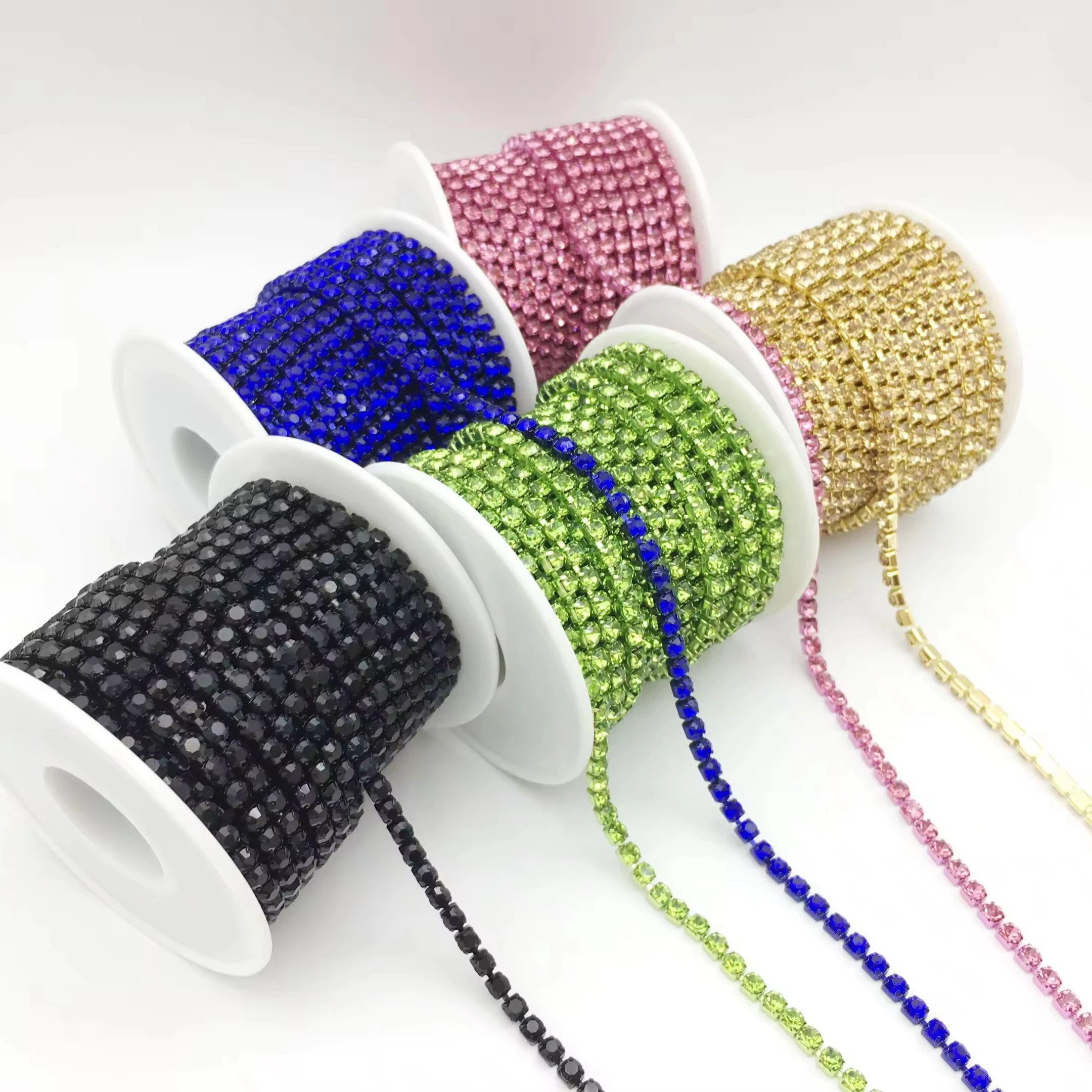 Wholesale 3mm/4mm Electrophoretic Colorful Rhinestone Cup Chain Close Claw Glass Chains with Wholesale Rhinestone Chain