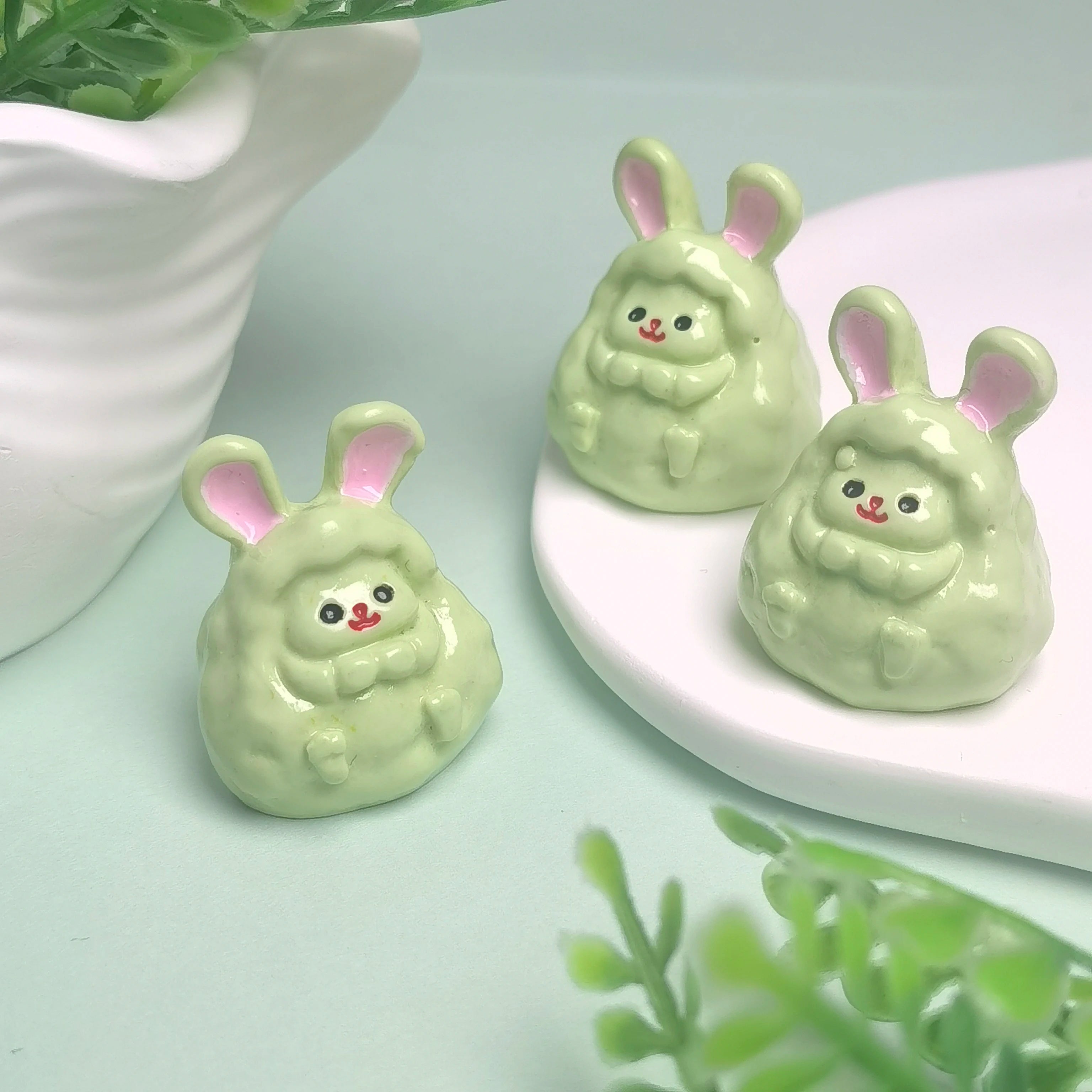 100PCS Mini Rabbits Resin Fairy Garden Miniatures Easter Desk Decoration Kawaii Home Decor Doll House Furniture DIY