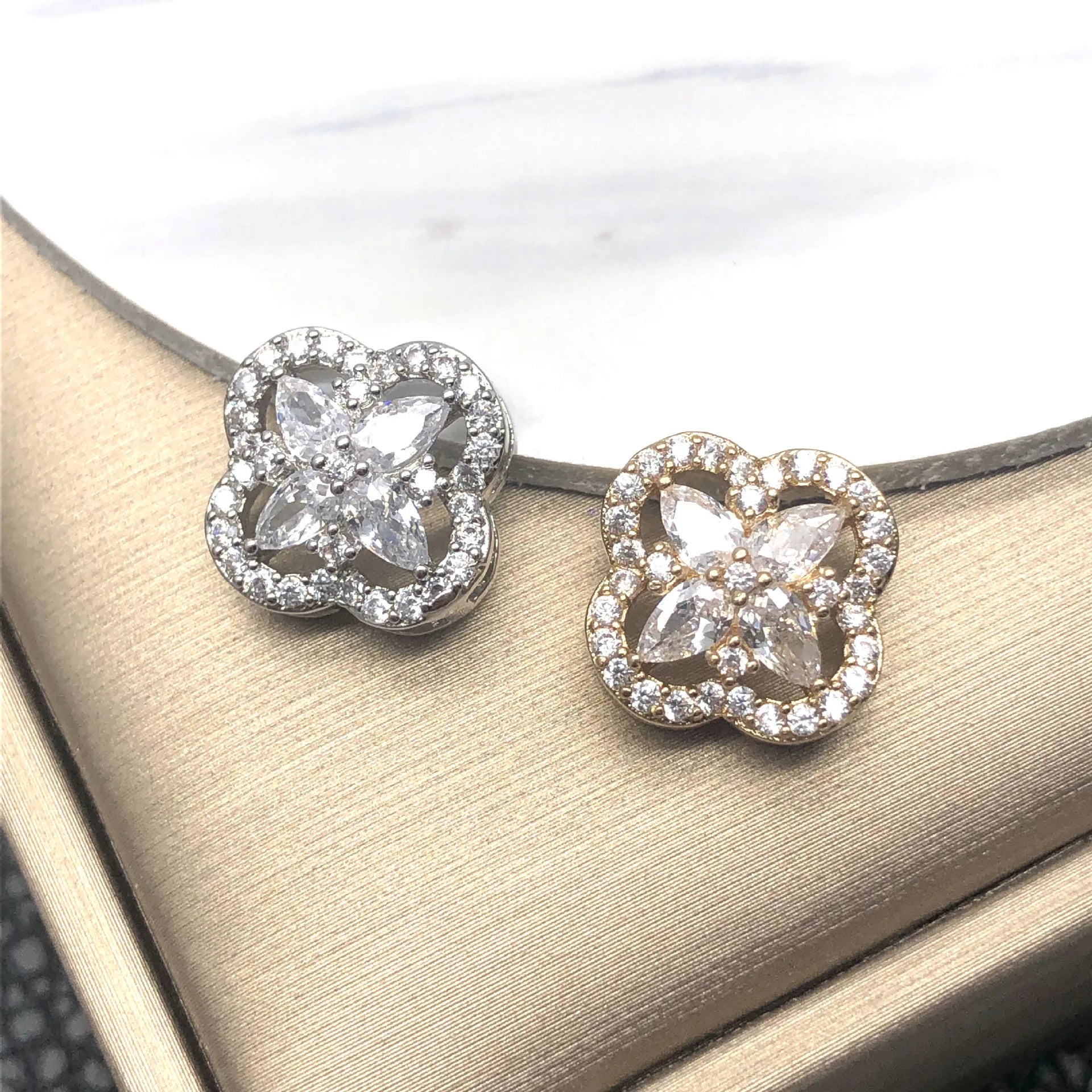 Fancy Lady Flower Shaped Rhinestone Sewing Zircon Alloy Button for Clothing Diy Wedding Decorations Gifts