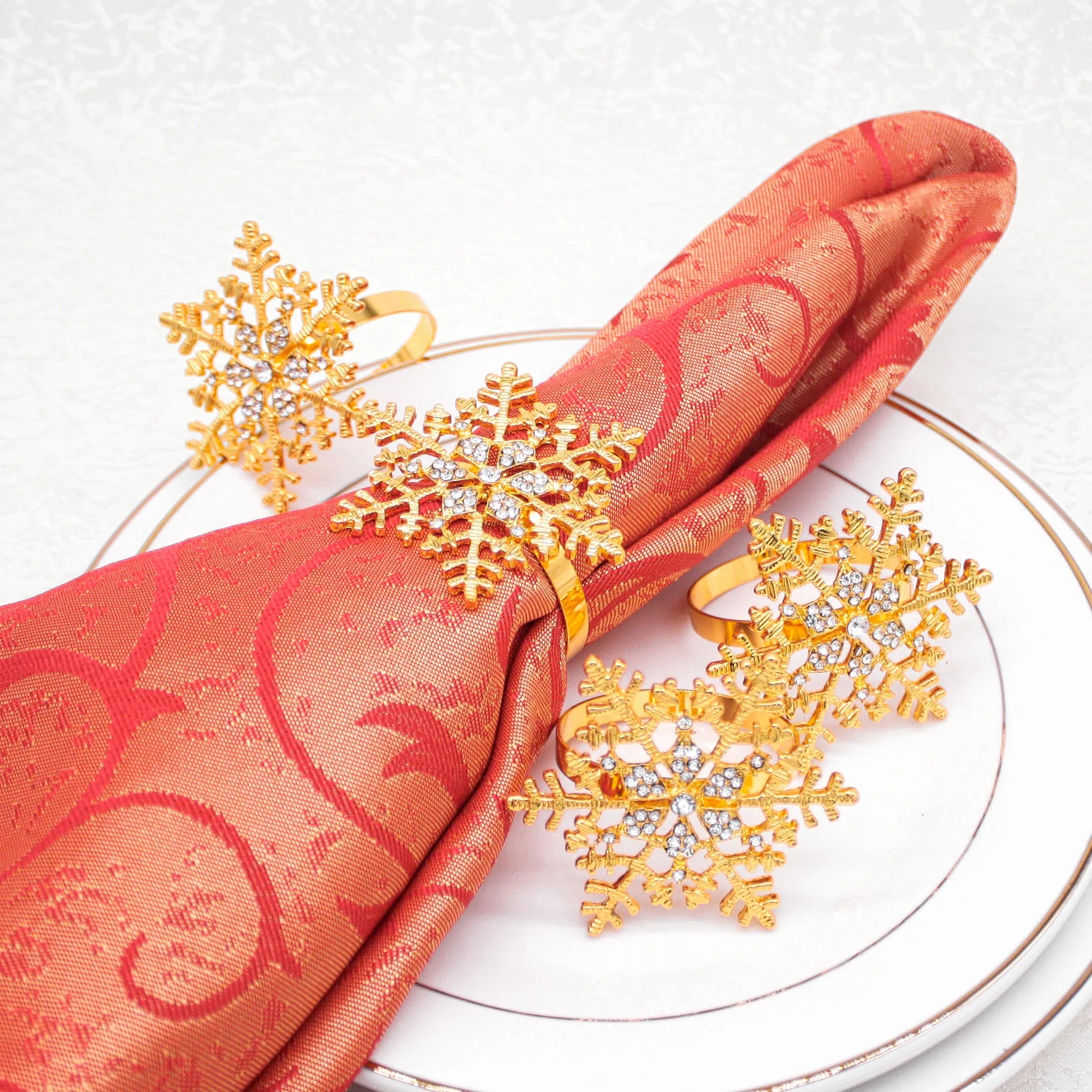 Wholesale Crystal Napkin Rings New Luxury Snowflake Table Accessories Iron Napkin Holder Christmas Party Serviette Decoration