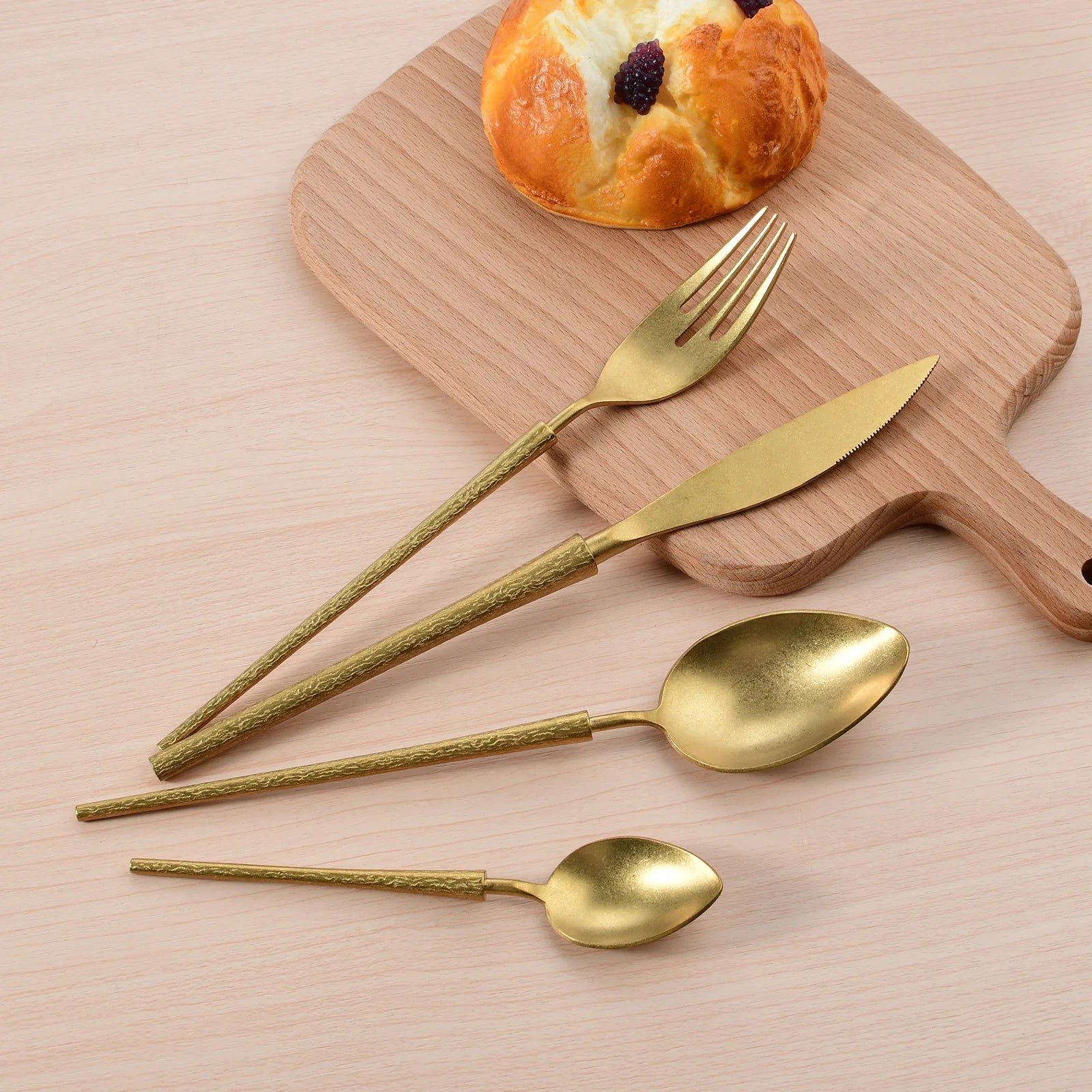 High End 18-10 Flatware Set for Wedding Gold Spoon and Fork Set Luxury Dessert Silverware Stainless Steel Gold Cutlery