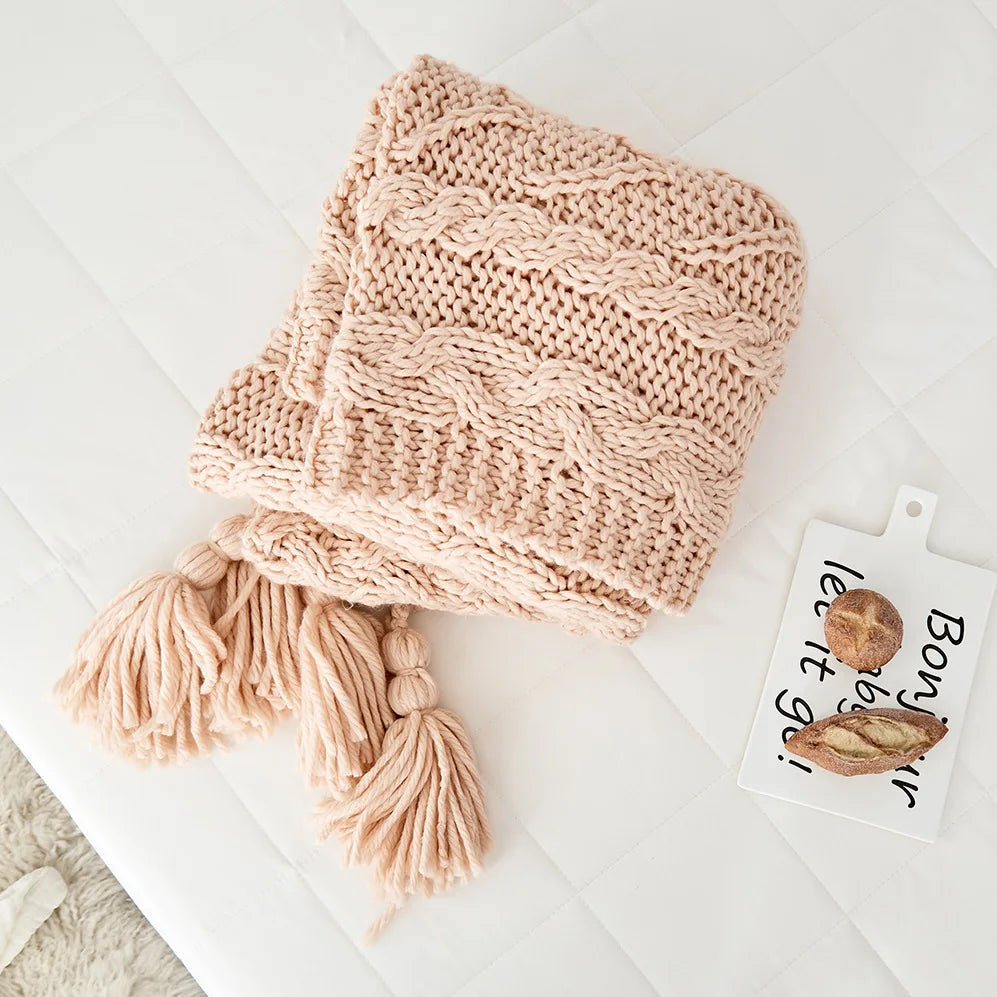 Hot Sale Simple Nordic Style Jacquard Fringe Knitted Blanket Modern Woven Technique with Light Pure Color Solid Pattern