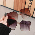 2021 Fashion Luxury Brand Oversize Ins Style Trending Trendy Korean Metal Chain Sun Glasses Women Sunglasses