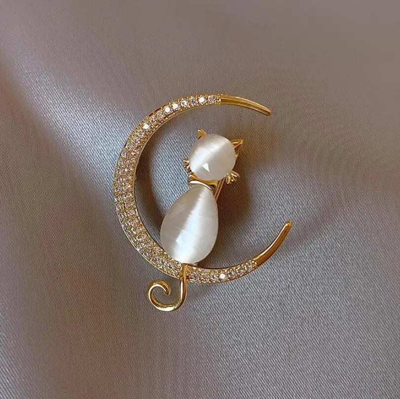 Gold Cat Brooch Pearl Rhinestone Baroque Trendy Elegant Crystal Brooch Pins for Women's Wedding Bridal Party Fashion Accessory