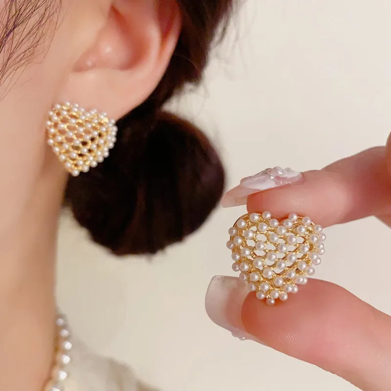 2025 New Fashion Elegant Copper Unique Heart Stud Earrings for Women Dainty Tiny Pearl Nice Party Jewelry