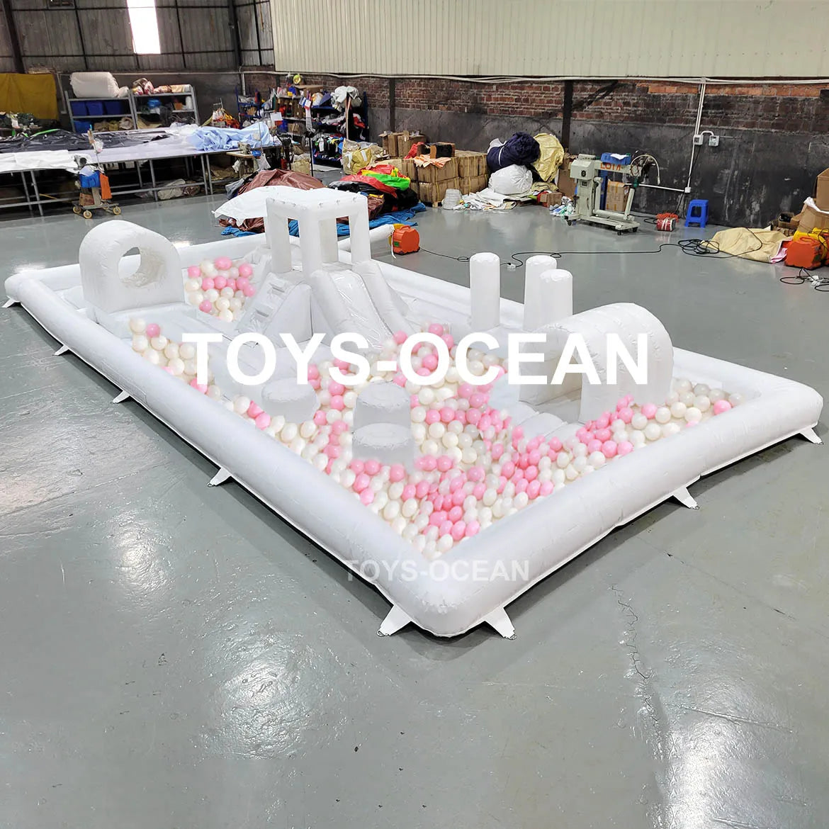 Customized Bouncer Playground Ball Pool Inflatable Water Park Slide Bounce Castle White Obstacle Course Soft Play Ball Pit