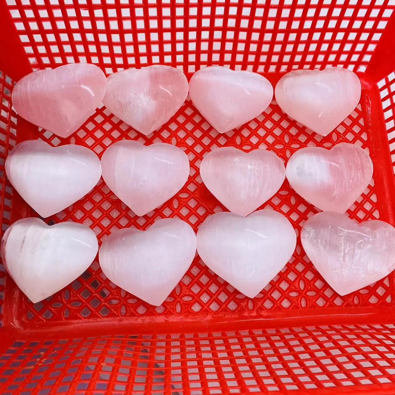 Factory Cheap Price Wholesale Healing Crystal Palm Stone Natural Selenite Hearts Palms for Home Decoration
