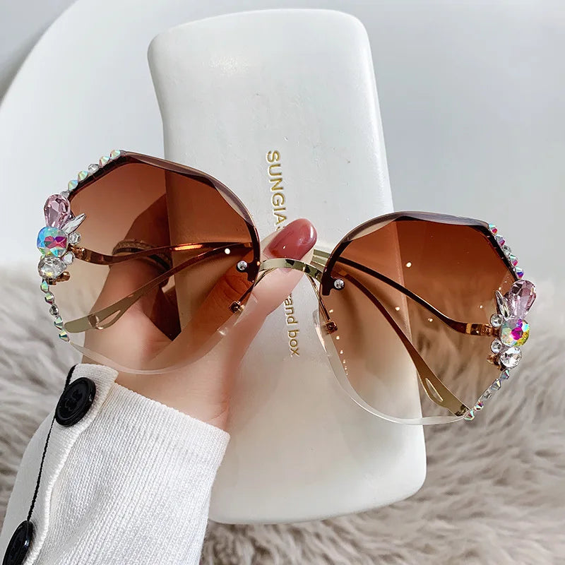 2022 Female Fashion Anti UV Gradient Sun Glasses with Luxury Rhinestone Lunette De Soleil Sunglasses Metal Frame