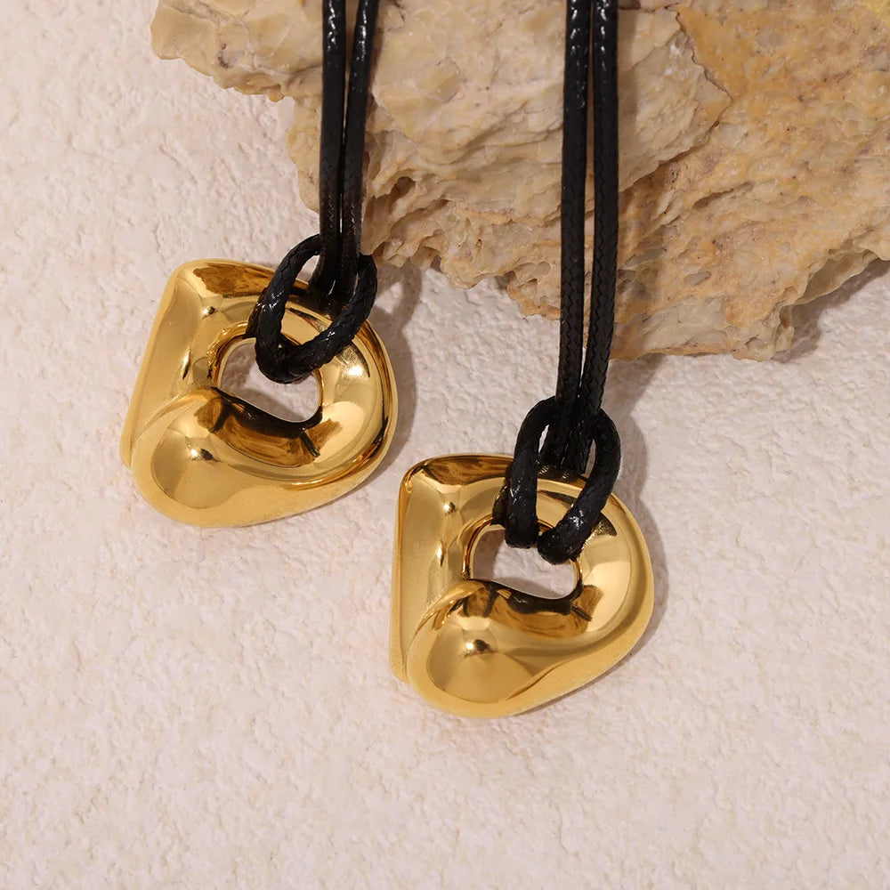 Chic Leather Rope Adjustable Necklace Curved Design Stainless Steel PVD 18k Gold Plated Geometric Irregular Pendant Necklace