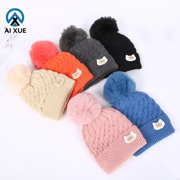 Hot Sales Custom Logo Travel Hairball Knitted Winter Hats for Sports Outdoor Fishing Scenes Beanie With Pompom