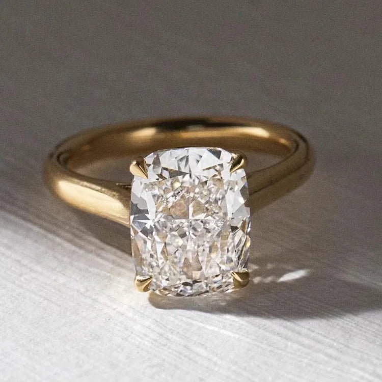 Ruyi Jewelry 3ct Elongated Cushion Cut F VS1 IGI Diamond Solitaire Diamond Engagement Ring