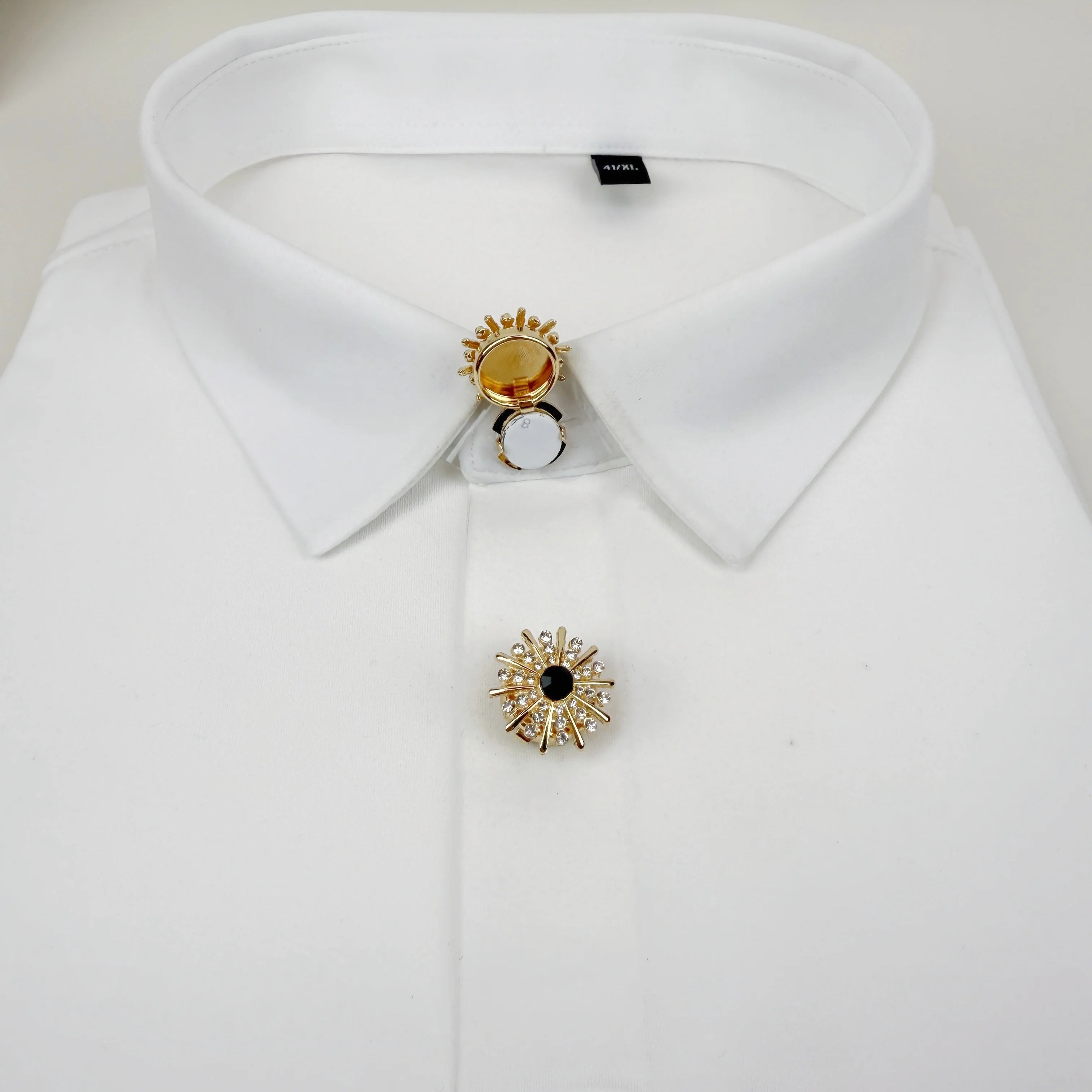 Wholesale 15mm Exquisite Unisex Rhinestone Copper Alloy Shirt Button Accessories Customized Elegant Flower Pattern Wedding