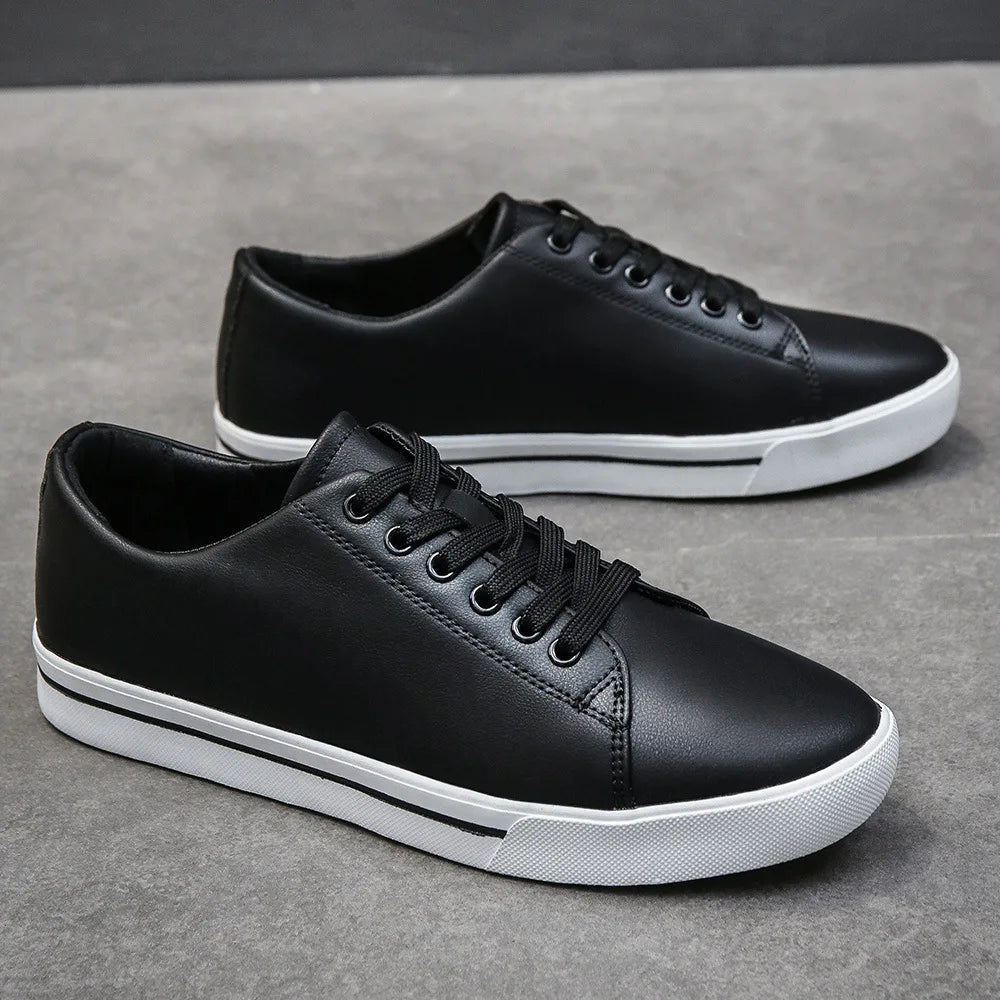 2025 Men's Casual Lace-Up Flat Shoes Lazy Little White Breathable and Waterproof for Spring/Summer Season