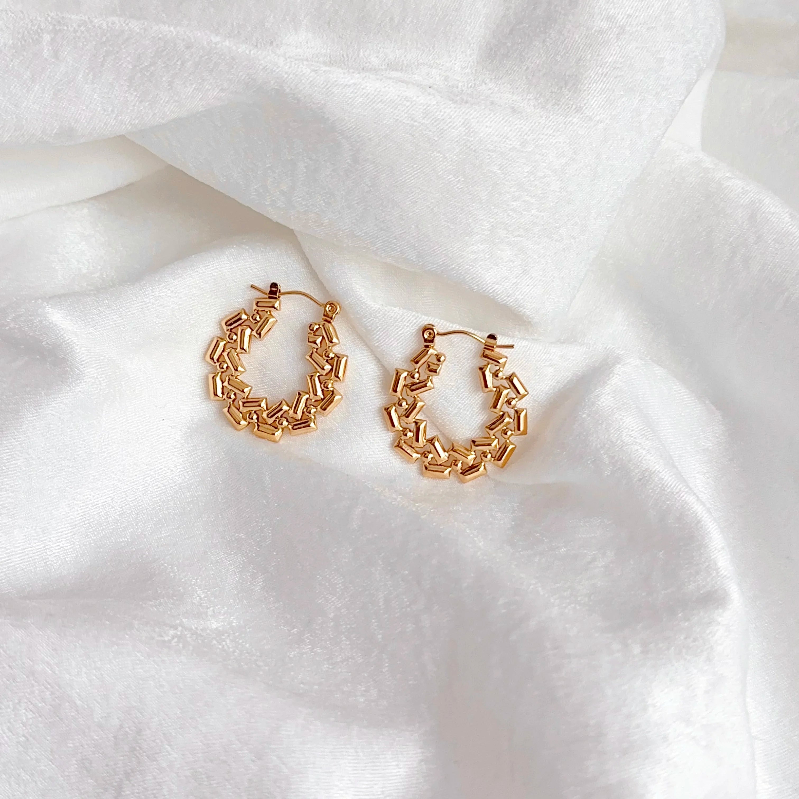 2024 New Style Stainless Steel Oil-pressed Earrings 18K Gold Block Three-dimensional Earrings Factory Custom Direct Sales