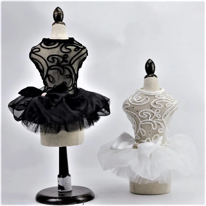 Wholesale STOCKED Solid Lace Black White Pet Cat Dog Dressing Clothes Gown