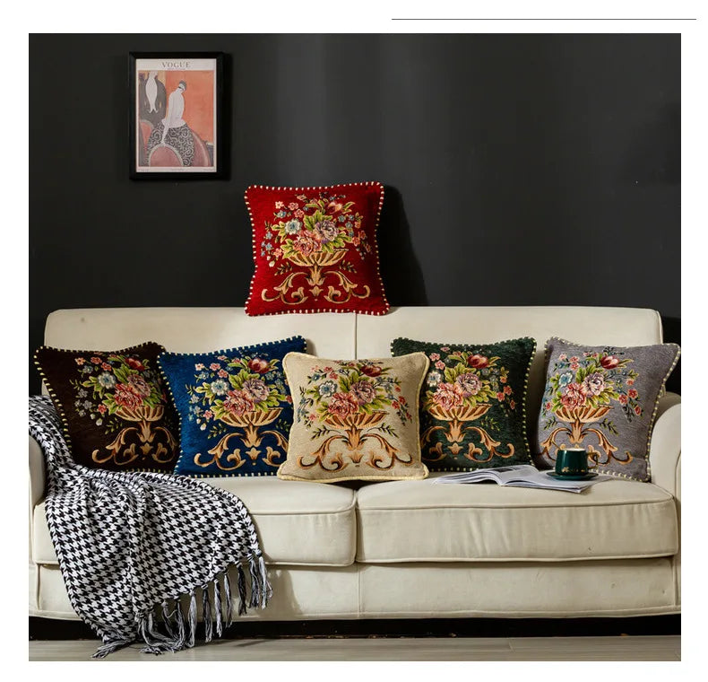 New Arrival Luxury European Style Woven Jacquard Chenille Floral Decorative Cushion Cover Fancy Edges Anti-Pull 100% Hotel