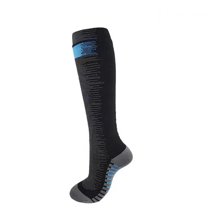 Wholesale Custom Knitted Winter Waterproof Knee High Diving Beach Socks with Custom Logo Black