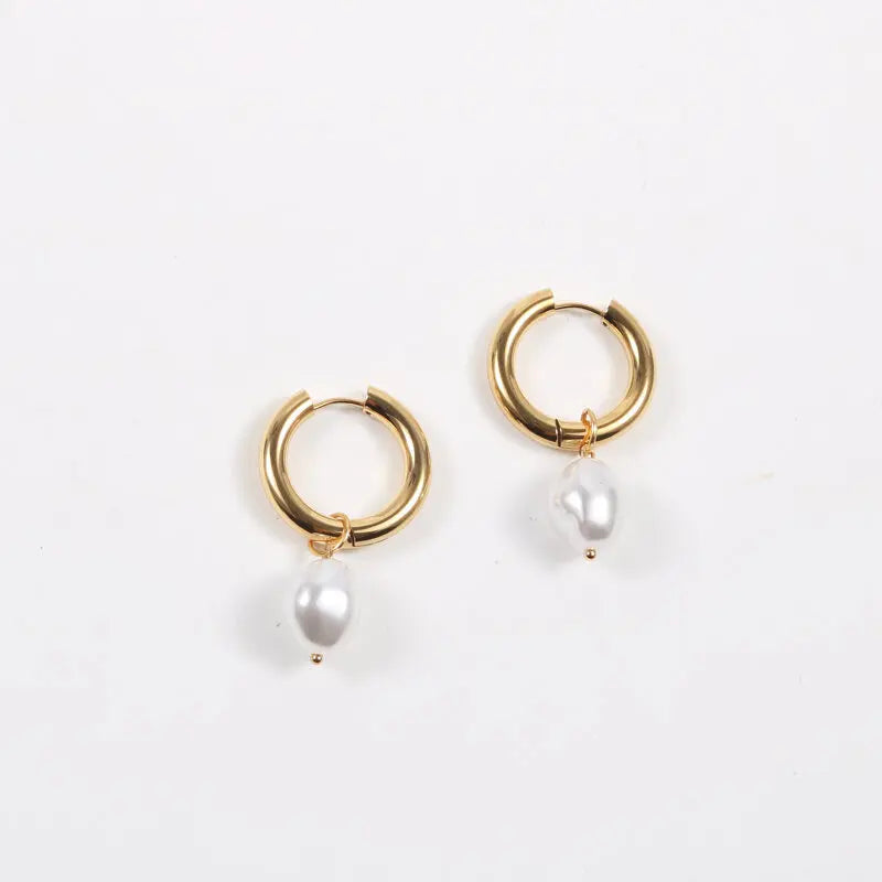 Fenny Non Tarnish Classic Light Luxury Elegant Pearl Huggie Earring for Women Wholesale Stainless Steel Ladies Jewelry