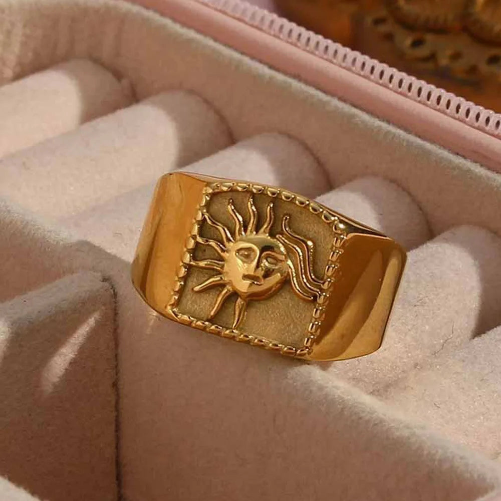 Women's Vintage Fashion 18K Gold Plated Stainless Steel Statement Ring Abstract Sunshine Signet for Party Waterproof Jewelry for