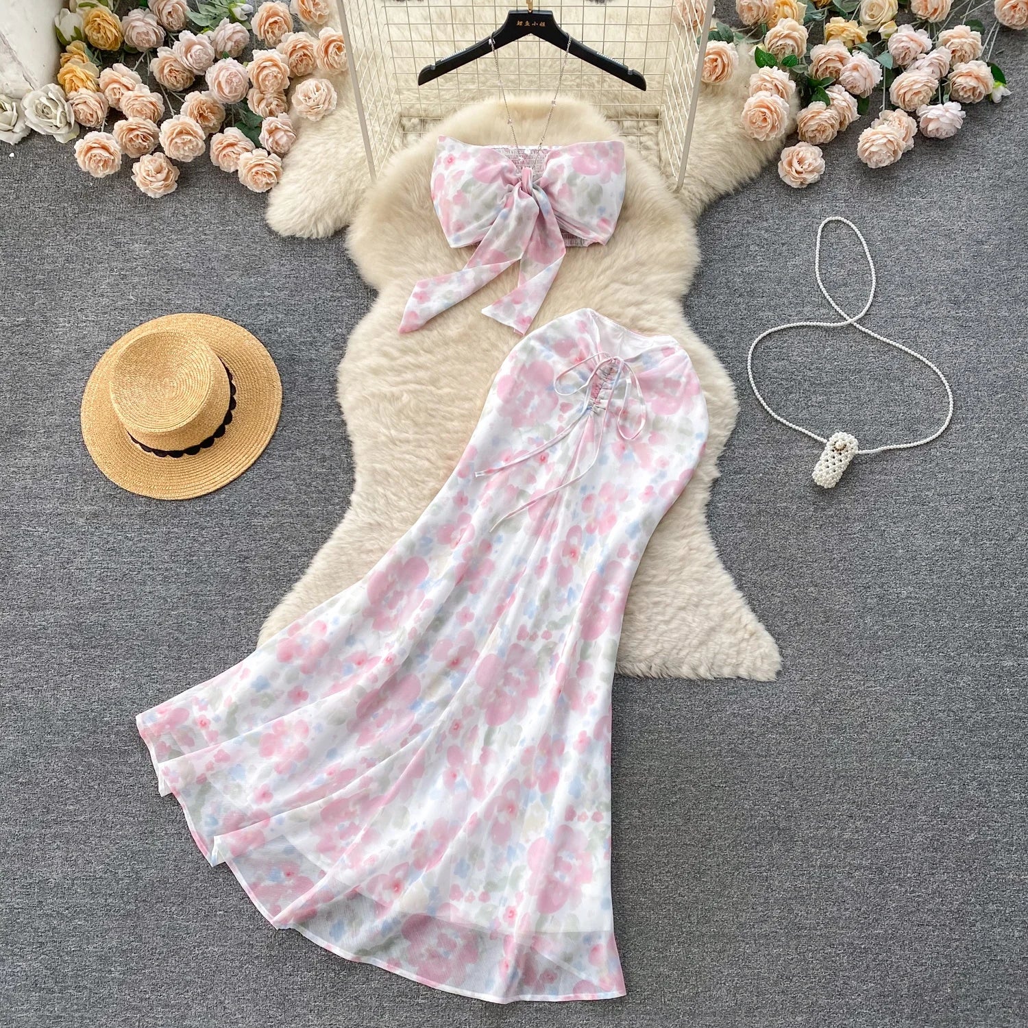 Women Halter Sleeveless Top And Floral Printed Hip Skirts Set Clothing Wholesale