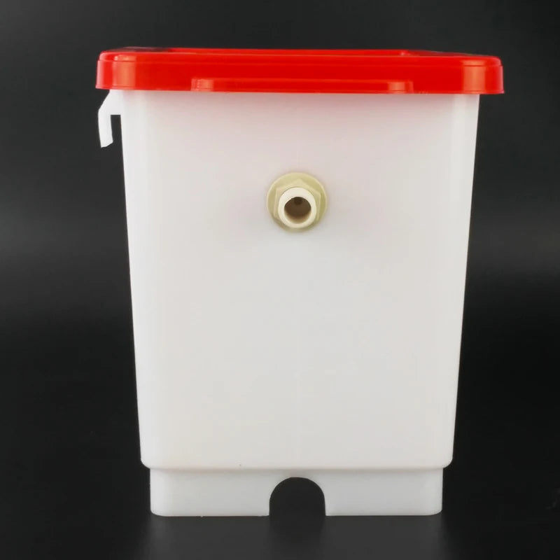 Chicken Drinker Water Pressure Regulator Tank 12L Plastic Pressure Reducer