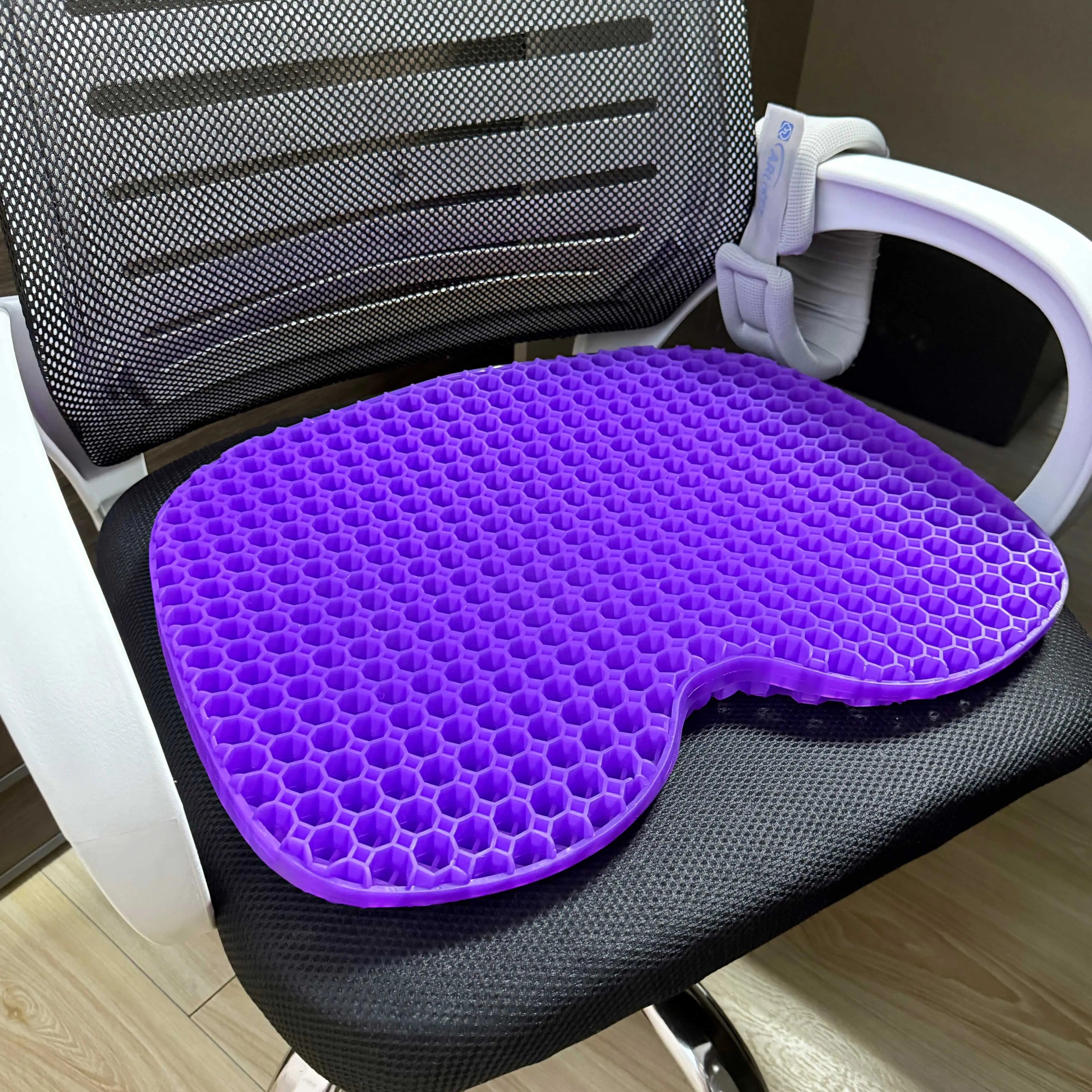 Wholesale Comfortable Honeycomb Design Gel Seat Cushion for Office Chair TPE Made with Cooling Lumbar Pillows & Seat Cushions